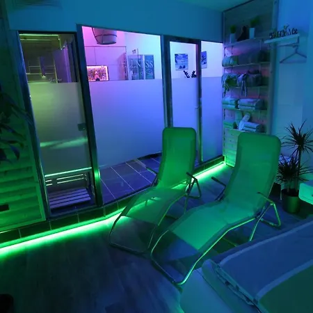 Wellnessapartment Nr1 Mit Finnischer Sauna - Wallbox - Netflix - Wlan Oberhausen (North Rhine-Westphalia)